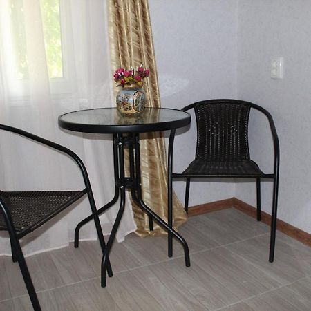 Guest House Racha 安布罗劳里 外观 照片