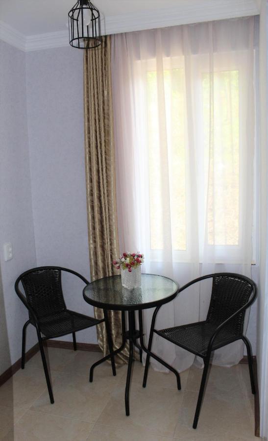 Guest House Racha 安布罗劳里 外观 照片