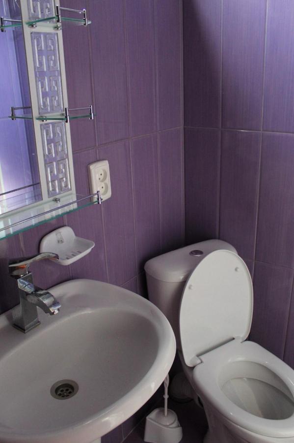 Guest House Racha 安布罗劳里 外观 照片