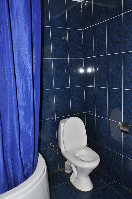 Guest House Racha 安布罗劳里 外观 照片