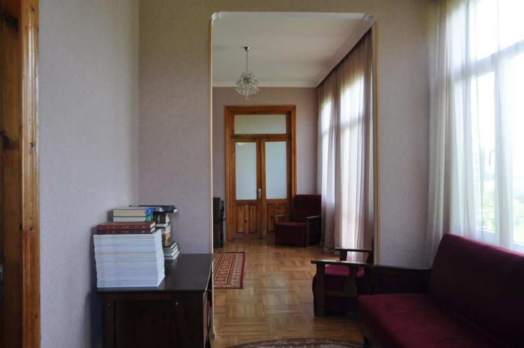 Guest House Racha 安布罗劳里 外观 照片