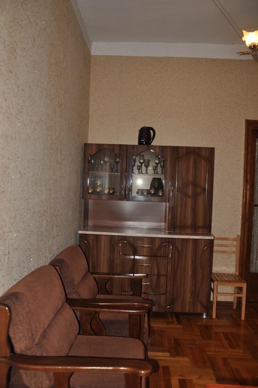 Guest House Racha 安布罗劳里 外观 照片