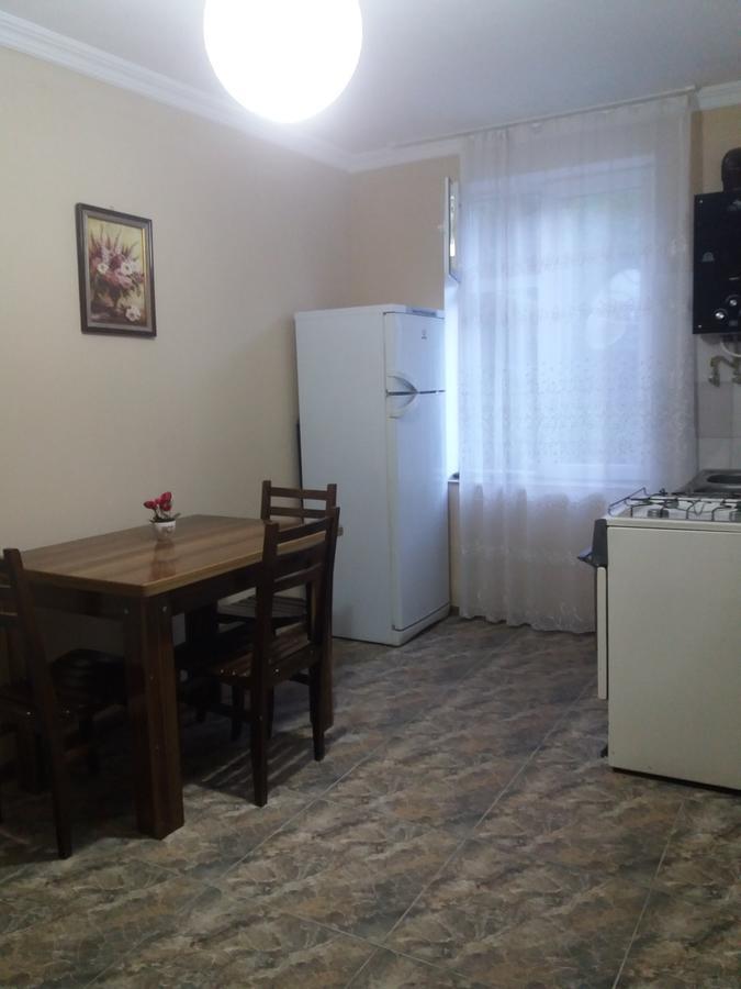 Guest House Racha 安布罗劳里 外观 照片