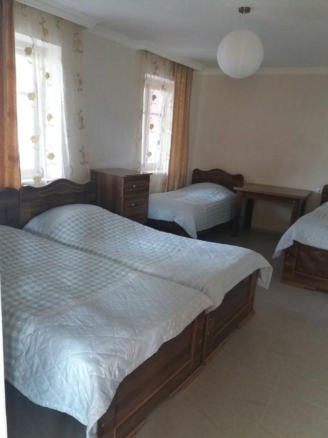 Guest House Racha 安布罗劳里 外观 照片